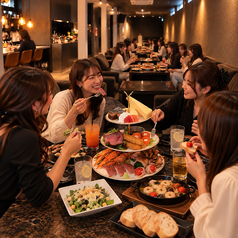 肉寿司もスイーツも。今夜は欲張り女子会♪