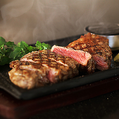 特製ビーフステーキ フライドポテト添え / オリジナルソース付き