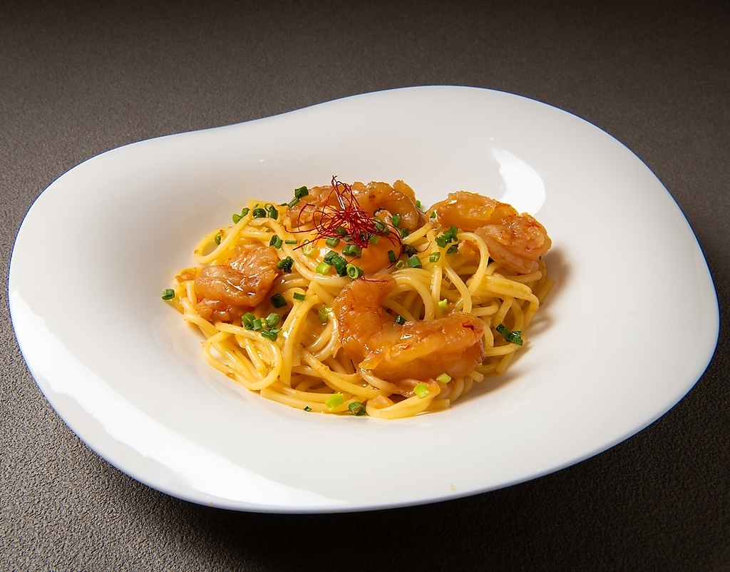 当店おススメ、満足の『もっちもち食感の生パスタ』！旬の食材と共に美味しいを楽しんでください。　