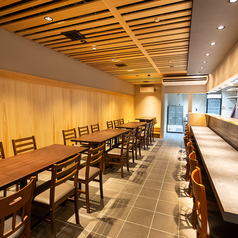 店内は総席数32席。男性はもちろん若い女性まで、リピーター続出の人気店♪