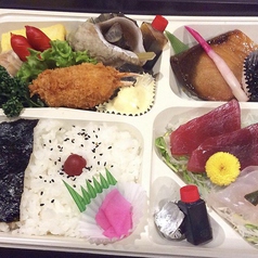 刺身入りカニ爪弁当