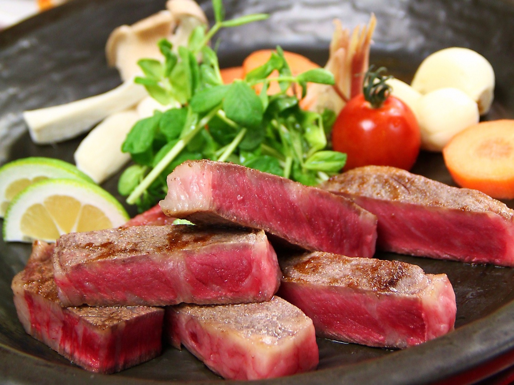 黒毛和牛のリブロースステーキが食べられる4500円コース！