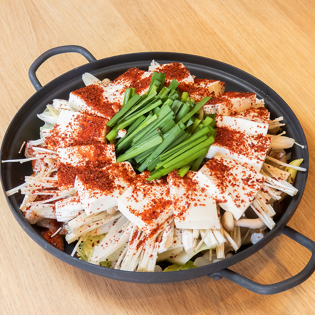 お酒との相性抜群！ホルモンと鍋、韓国料理を豊富に取り揃え！ぜひ自慢の料理を存分にご堪能下さい。