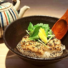 ねぎ肉味噌の焼きおにぎり、白湯スープと共に