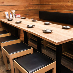 大曽根駅2分、和の趣き溢れる店内は大人の為の落ち着いた雰囲気となっております。2名様70名様までご利用可能な個室席は大曽根駅での接待や女子会、合コンなど各種宴会に最適なプライベート個室空間♪お得な宴会コースプランも2480円~ご用意。誕生日や記念日にお得なサプライズ特典もご用意しております。創作和食居酒屋