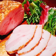 【豚肉の魅力爆発！】綿雲豚のローストポーク⇒850円(税込)の写真