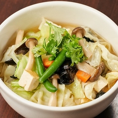 野菜たっぷり刀削麺