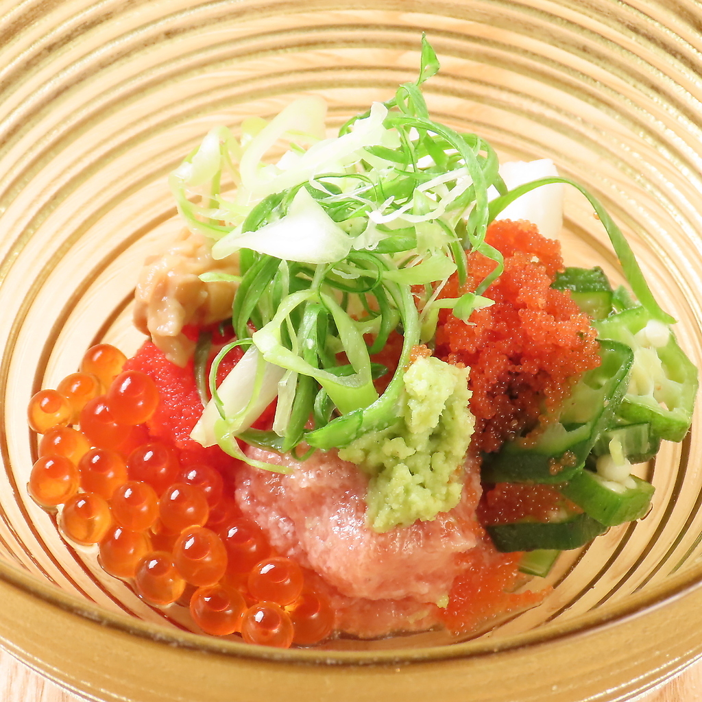 魚卵をたっぷり使用した、その名も「痛風爆弾」！韓国海苔で巻けば、ヘルシーな酒のつまみに大変身♪