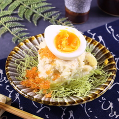 焼き鯖といぶりがっこの和玉ポテサラ