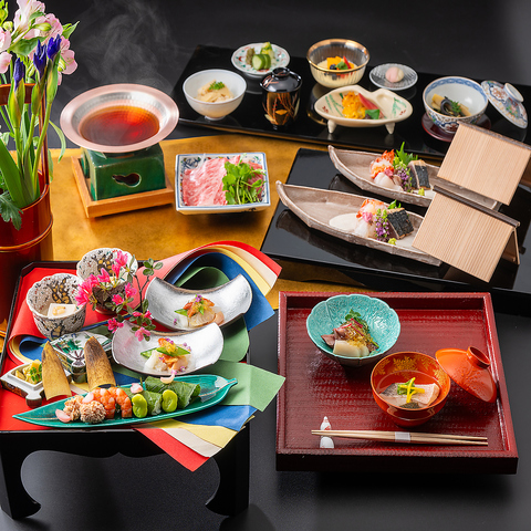 成田山新勝寺の門前宿にて、季節の会席料理の数々をお愉しみください。