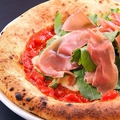 料理メニュー写真&nbsp;【ROSSA】プロシュート＆ルッコラ　サラダピッツァ