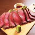 料理メニュー写真&nbsp;自家製ローストビーフのサラダ