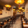 【14名様までの会食に】中華料理の定番、円卓を２卓ご用意。24名様まで向かい合ってご会食できます♪　