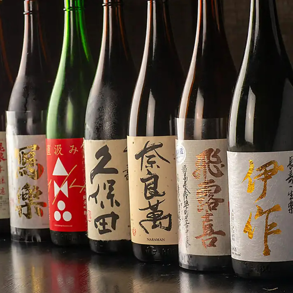 厳選焼酎各種や、各地の銘酒も多数ございます！絶品料理と共にお楽しみください♪