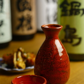 美味しいお酒とおばんざいを楽しめる、落ち着いた空間で日頃の疲れを癒してください。手作りのおばんざいは定番、旬の食材を取り揃えております。。