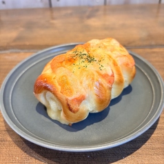 明太マヨとチーズのちくわパン