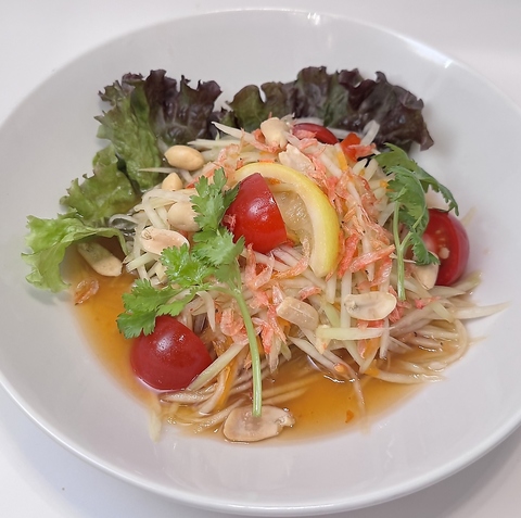 甘酸っぱく味付けした、タイ風の焼きそば「パッタイ」です！