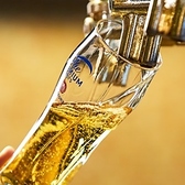 「ザ・プレミアム・モルツ」の香りやコクを最大限に引き立てるため専用グラスを使用しており、こだわりの注ぎ方を徹底しています。クリーミーな泡と豊かな風味を楽しんでいただけるよう品質管理をしっかりと行っています。ビールは常に最適な状態でお客様にご提供できるよう努めています。