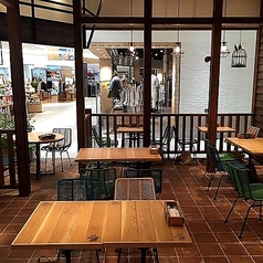 開放感があり心地の良いおしゃれ空間で美味しいお料理を心ゆくまでお楽しみください♪少人数でのお食事、デートにも◎