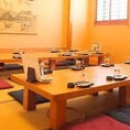 【フロア貸切 / 最大100名様まで】会社宴会や同窓会に！広々空間で会話も弾む♪5階の貸切フロアは最大100名様まで対応可能！会社宴会や同窓会、打ち上げなど大人数でのお集まりに対応しています。一体感のある広々とした空間で、自慢のお料理とお酒を心ゆくまで堪能しながら、賑やかで思い出に残る宴会をお楽しみください。