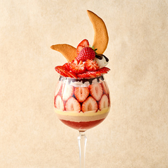 いちごとチョコレートのパフェ