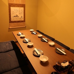 6～8名様個室席。少人数の飲み会や宴会に◎お早目のご予約がおすすめ！※個室は6名様から予約可能（水、木、金、祝前日は8名様から）