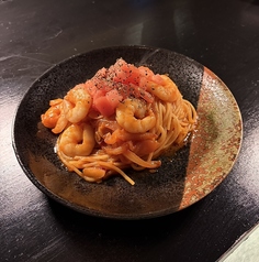 ニンニクとエビとトマトのパスタ