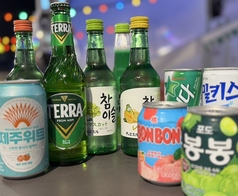 自慢の飲み放題！ビールはもちろん、マッコリ、チャミスル、JINRO他豊富にご用意♪の写真