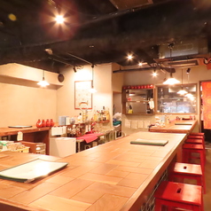 カウンター席もございます。デートや一人でも気軽に利用できます◎おひとり様でもお気軽にご来店ください。もちろん、お仕事帰りにもお立ち寄りください。