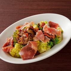 生ハムとブロッコリーのマリネ