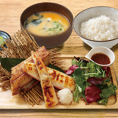 縞ほっけ×サーモンハラス定食