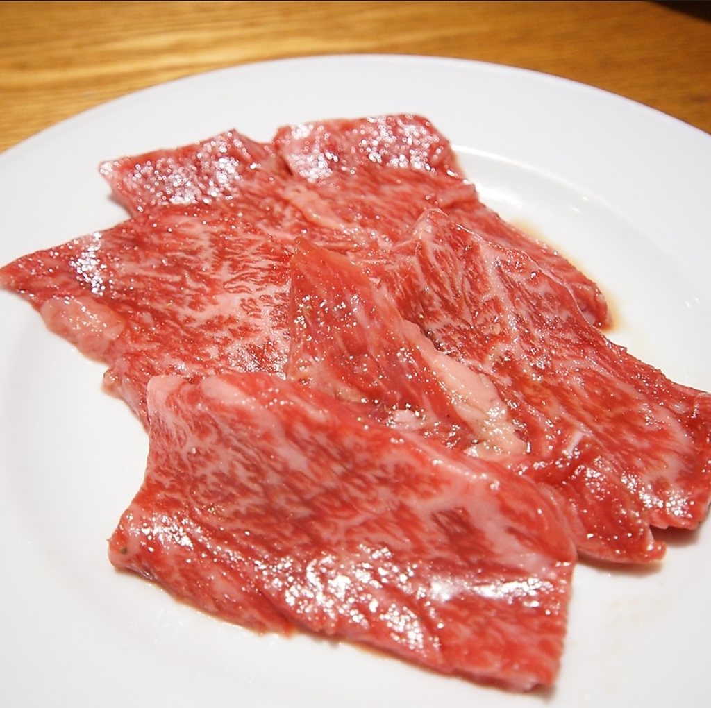 お肉に合うお酒も多数ご用意。上質な国産牛をこだわりのタレで。肉×酒を存分にお愉しみいただけます