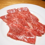 お肉に合うお酒も多数ご用意。上質な国産牛をこだわりのタレで。肉×酒を存分にお愉しみいただけます