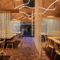 清潔感と高級感溢れるオシャレな空間