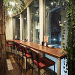 デートなどに大人気！夜の景色を楽しみながら美味しいお酒と料理をご堪能いただけます！