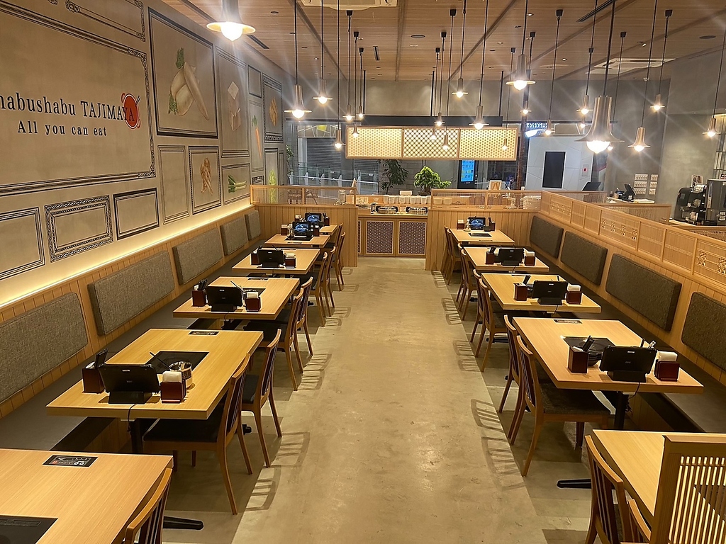 広く温かみのある店内は宴会や女子会などにピッタリ♪