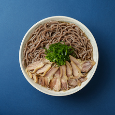 噛むほどに旨い！親鶏の出汁が効いた本場の山形肉そば