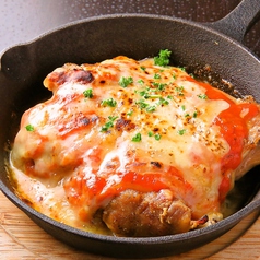 チキンとトマトソースのチーズオーブン焼き