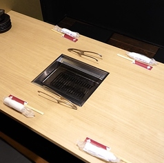 4名様でご利用いただける【完全個室】のお席完備。