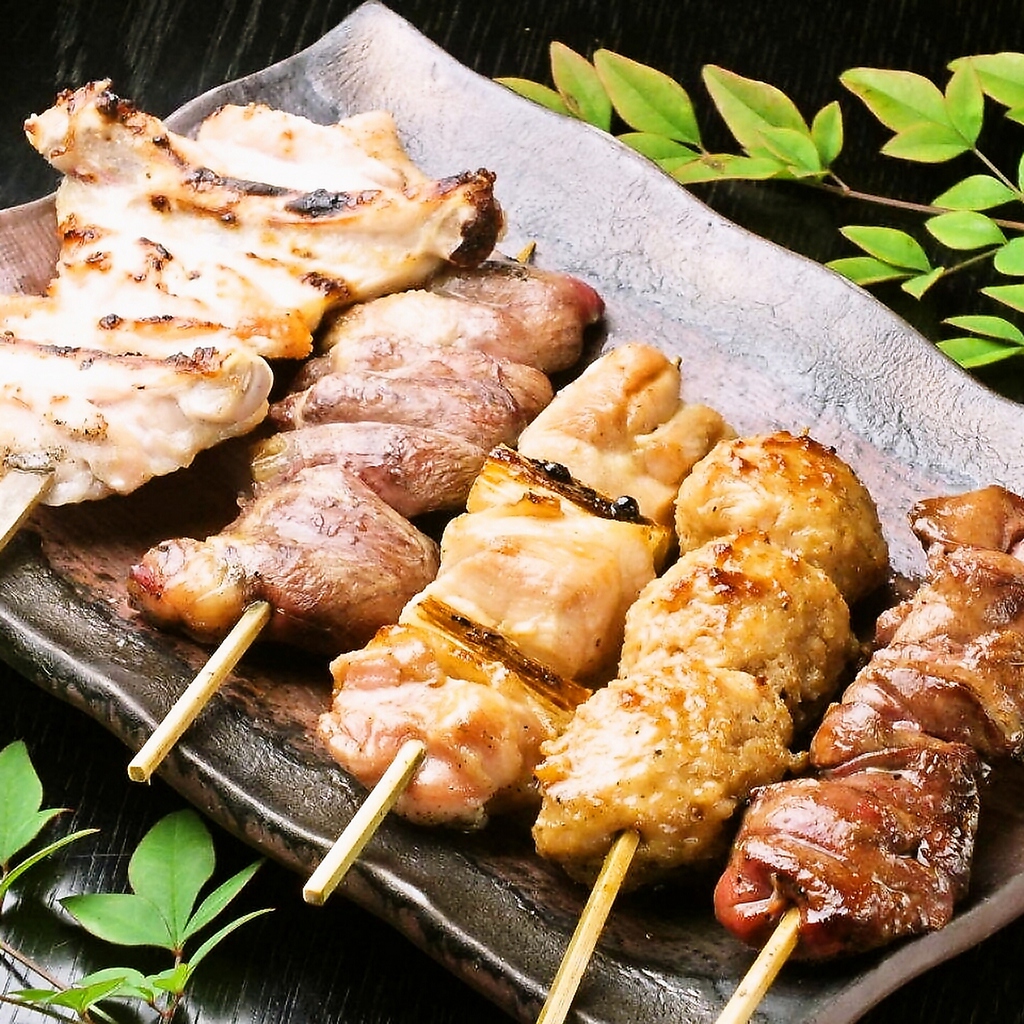 注文率No．1！お店ダントツ人気の焼き鳥盛り合わせ。塩・タレなど欲張りに焼き鳥をご堪能頂けます★