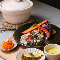 蓮根と豆腐の1y17ハンバーグ-キノコクリームソース-の写真