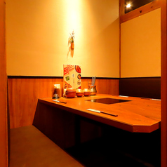 会社帰りのお食事や各種ご宴会、学生さんの集まりなど、様々なシーンでご利用いただける居心地の良い空間です。