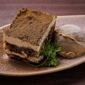 料理メニュー写真 店仕込み ほうじ茶ティラミス