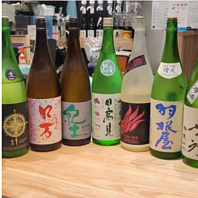 日替わりで楽しめる日本酒15種の豊富な品揃え