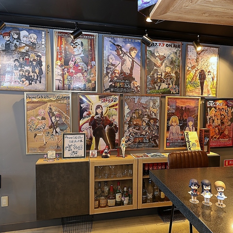 アニメ世界観に浸るカフェバー。100種以上の本格カクテルを堪能できます♪
