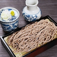 蕎麦の実本来の香りが味わえる、こだわりの「田舎蕎麦」