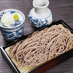 蕎麦の実本来の香りが味わえる、こだわりの「田舎蕎麦」の写真