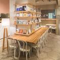 心斎橋、南堀江でおなじみの「TABLES」タブレスに、アジアンテイストのメニューを取り入れた新しいスタイルのブックカフェができました。