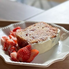 いちごとホワイトチョコレートのパウンドケーキ