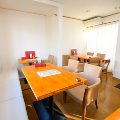 1階/5名掛けテーブルあり